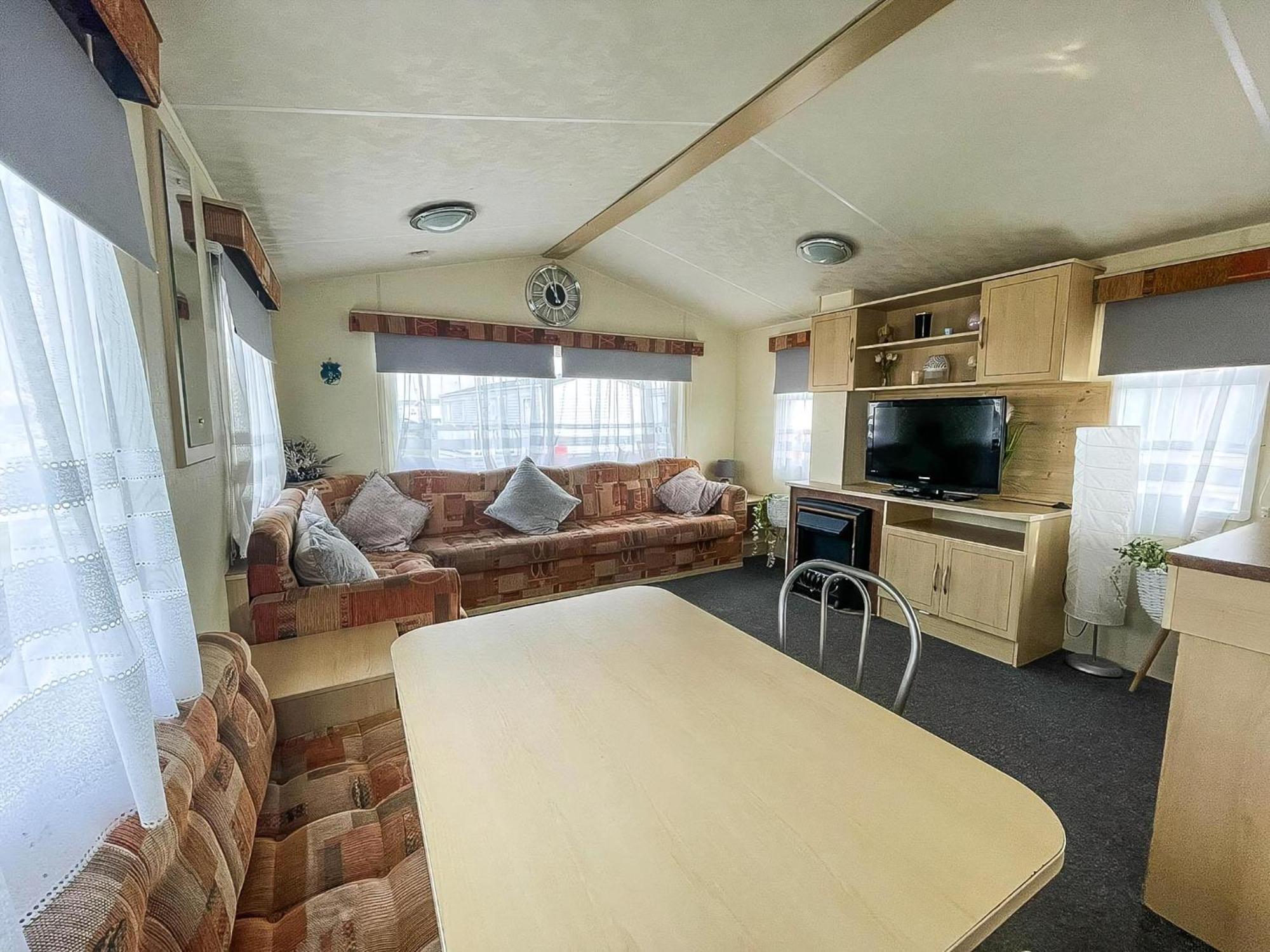 Caravan For Hire At St Osyth Beach Holiday Park In Essex Ref 28107Y Clacton-on-Sea Luaran gambar