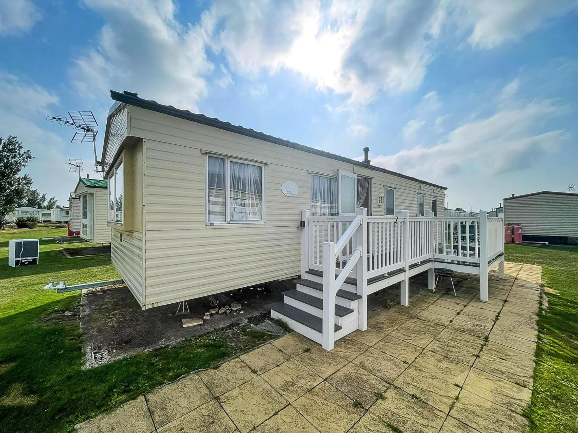 Caravan For Hire At St Osyth Beach Holiday Park In Essex Ref 28107Y Clacton-on-Sea Luaran gambar